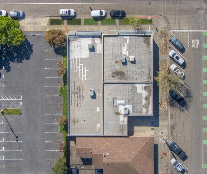 More Photos Of 1122-1126 Missouri St, Fairfield Office For Sale