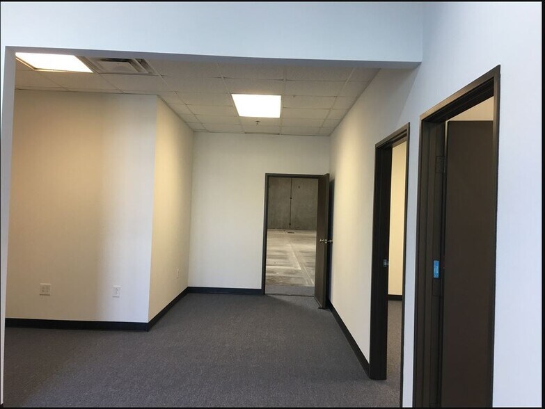 More Photos Of 45920 Commerce St, Indio Warehouse For Lease