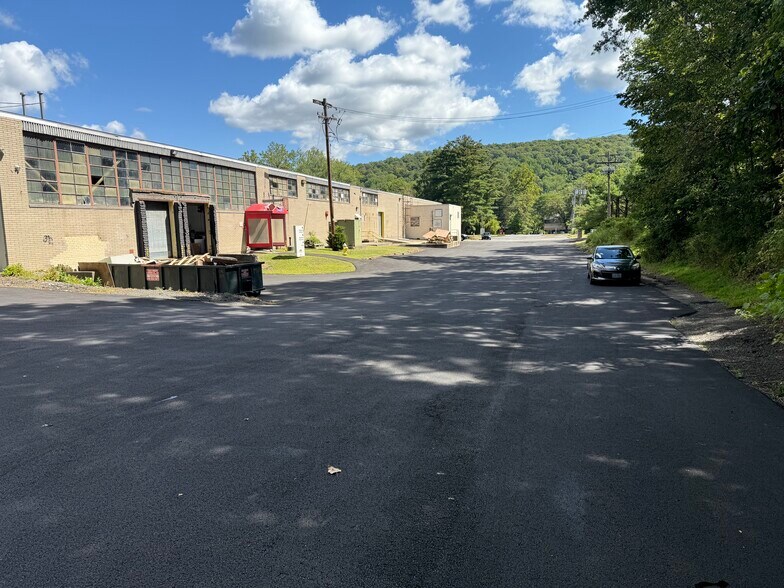 More Photos Of 524 Route 303, Orangeburg Manufacturing For Sale
