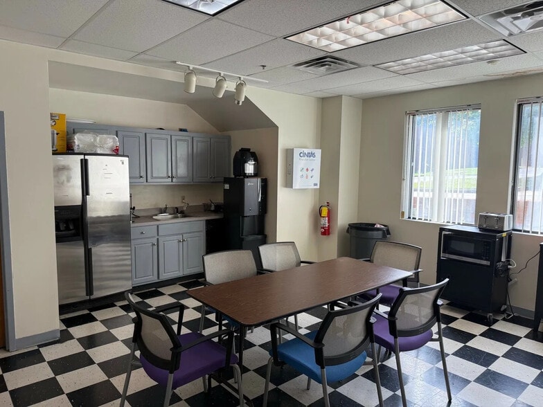 More Photos Of 2911 Northeast Pky, Doraville Warehouse For Sale