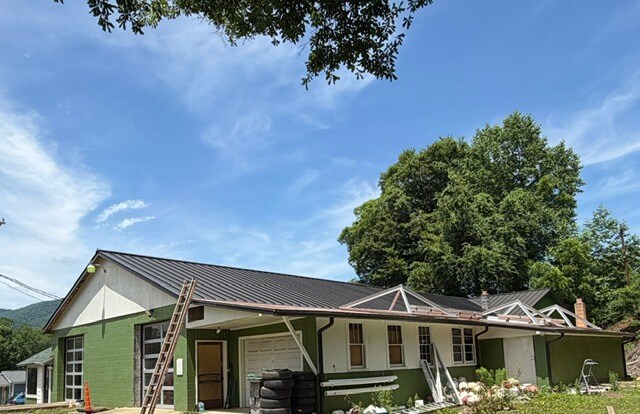 More Photos Of 68 Circle Dr, Marion Light Manufacturing For Sale