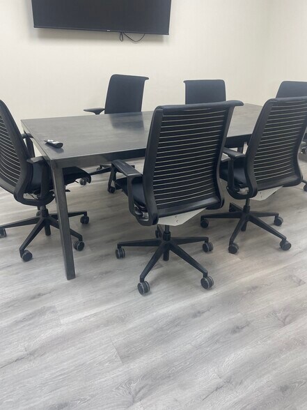 More Photos Of 6240 W 135th St, Overland Park Office Residential For Lease