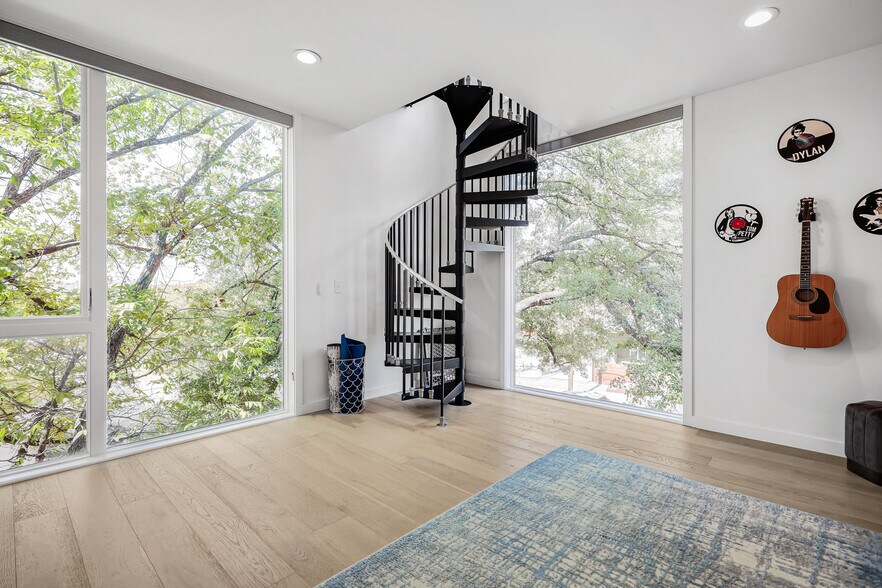 More Photos Of 2208 Lake Austin Blvd, Austin Office Residential For Sale