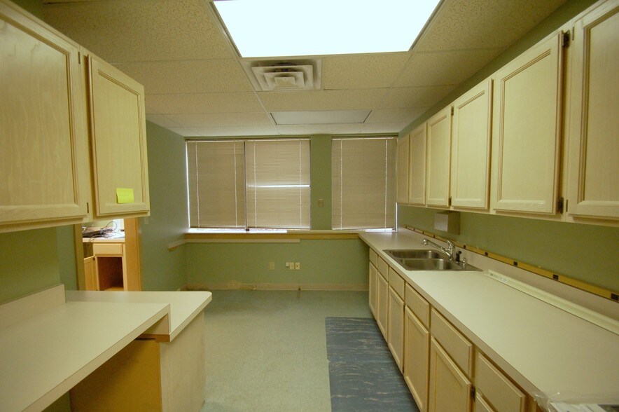 More Photos Of 8100 Ravines Edge Ct, Columbus Medical For Lease