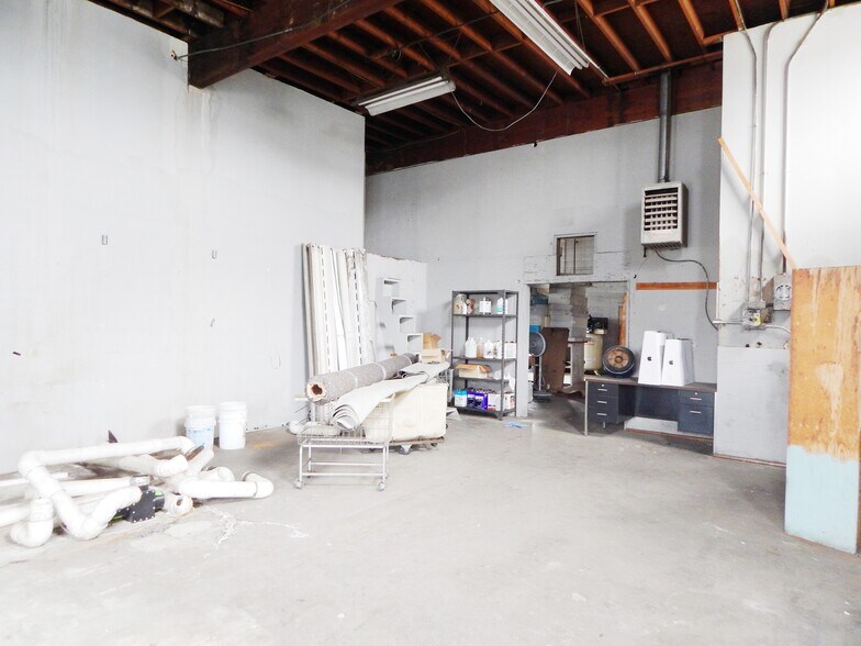 More Photos Of 470 NE Garden Valley Blvd, Roseburg Storefront Retail Office For Sale