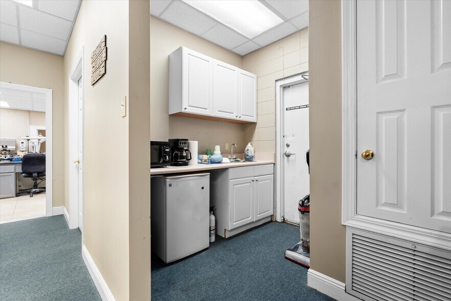 More Photos Of 4080-4088 Government Blvd, Mobile Office For Sale