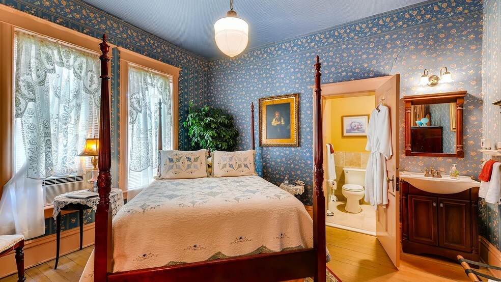 More Photos Of 1305 W 3rd St, Florence Hotel For Sale