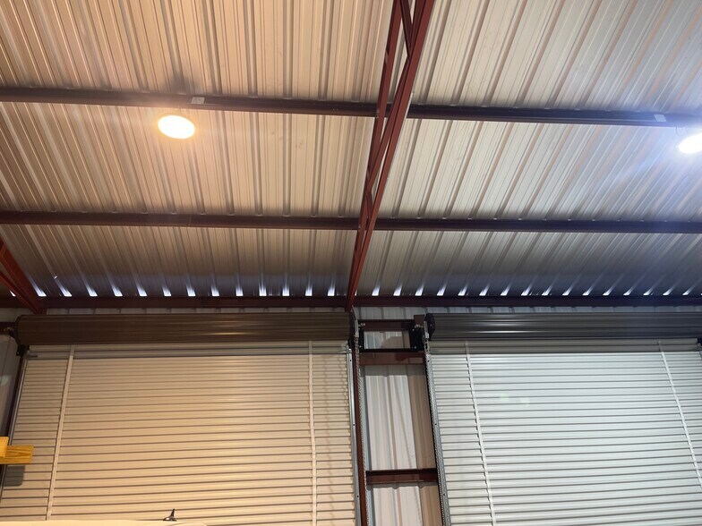 More Photos Of 2102 Aldine Bender Rd, Houston Industrial For Sale