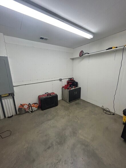 More Photos Of 1250 E Highway H, Liberty Industrial For Lease