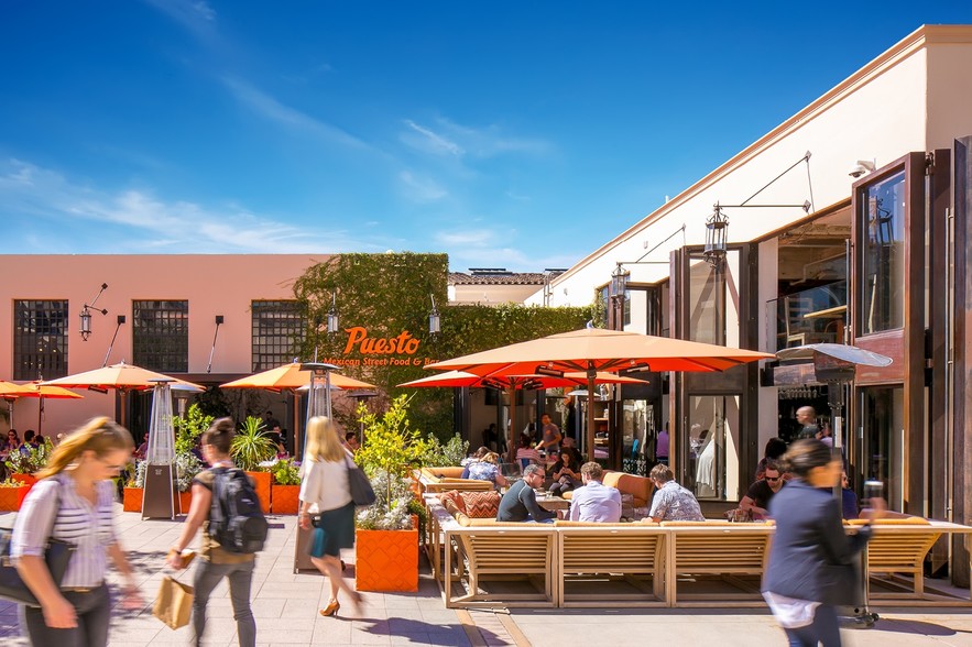 More Photos Of 789 W Harbor Dr, San Diego General Retail For Lease