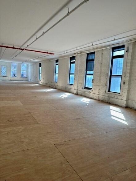 More Photos Of 552-556 Broadway, New York Office Residential For Lease