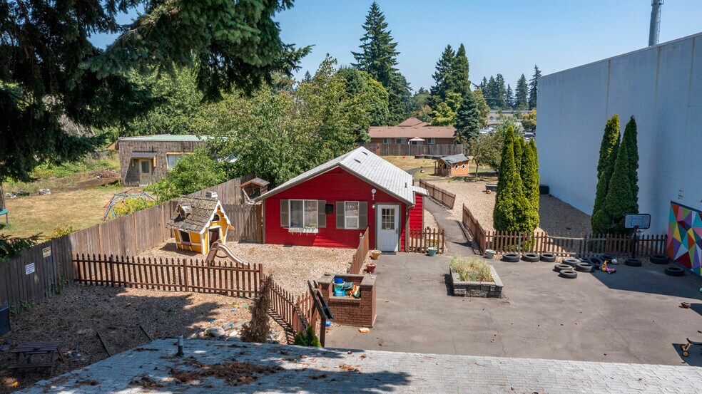 More Photos Of 334 SE 146th Ave, Portland Daycare Center For Sale