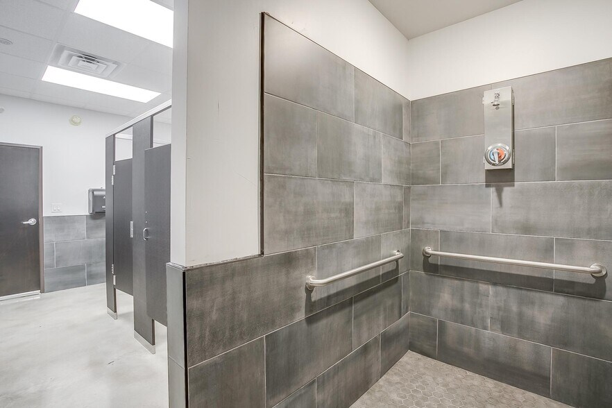 More Photos Of 4939 Fm 920, Weatherford Flex For Sale