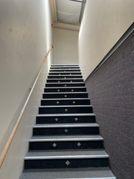 More Photos Of 1645 NE Lytle St, Bend Warehouse For Lease