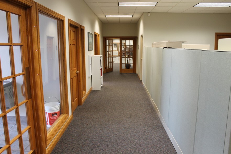 More Photos Of 2848 Memorial Dr, Two Rivers Medical For Lease