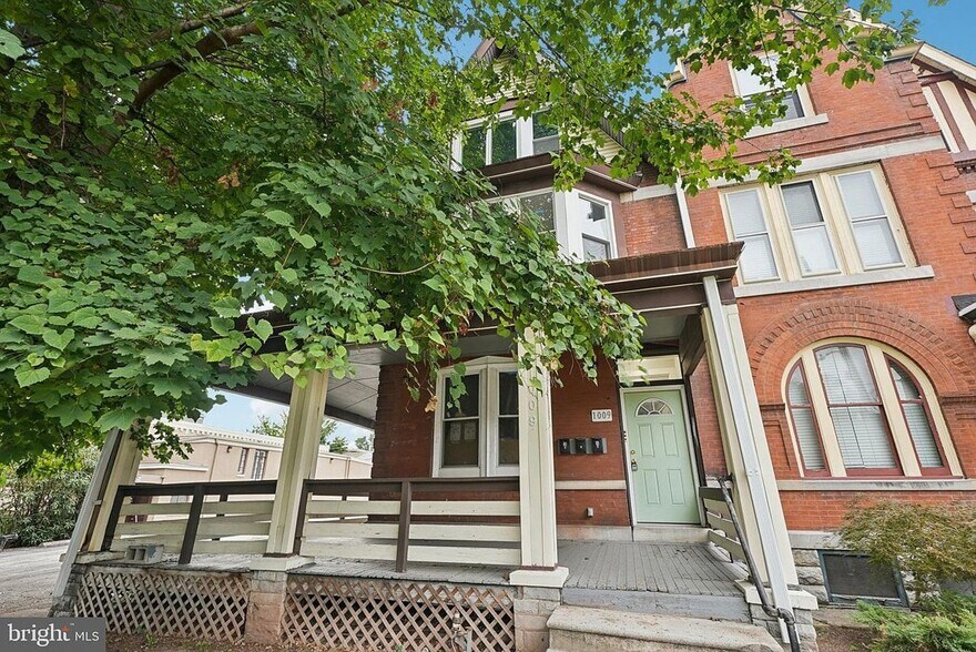 More Photos Of 1009 W Main St, Norristown Apartments For Lease