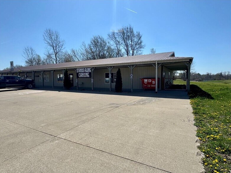 More Photos Of 14381 S 71 Hwy, Savannah Freestanding For Lease