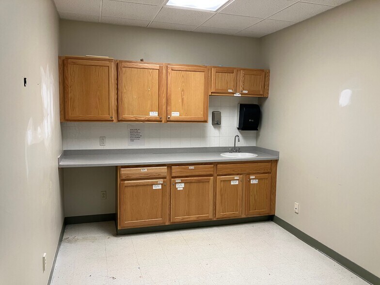 More Photos Of 85 S Long St, Williamsville Office For Lease