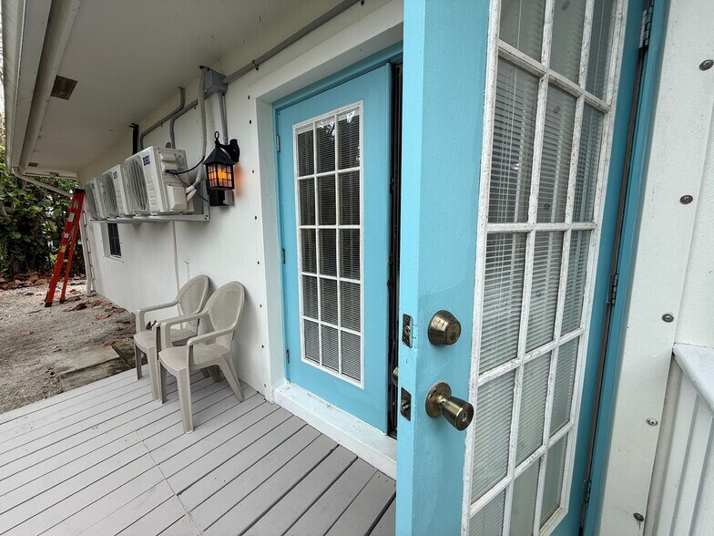More Photos Of 2502 Tamarind Dr, Hutchinson Island Hotel For Sale