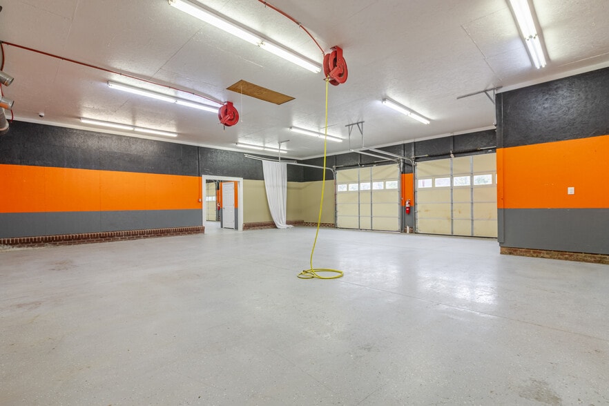 More Photos Of 201 Spratt St, Fort Mill Light Distribution For Lease