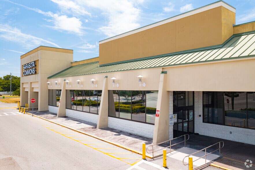 More Photos Of 935 N Beneva Rd, Sarasota Unknown For Lease