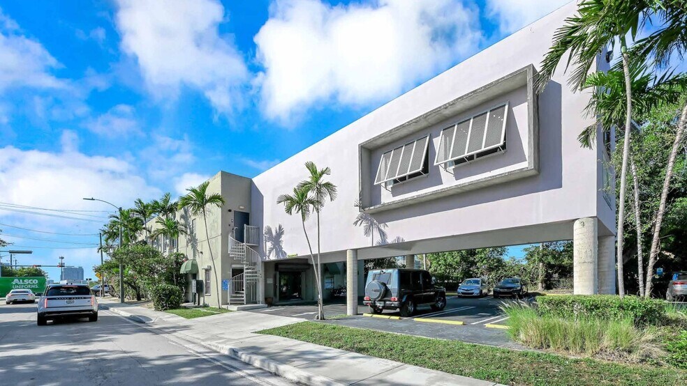 More Photos Of 5400 NE 4 Ct, Miami Storefront Retail Office For Lease