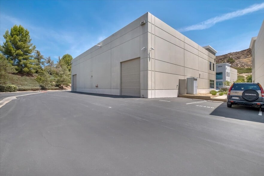 More Photos Of 28502 Constellation Rd, Valencia Warehouse For Sale