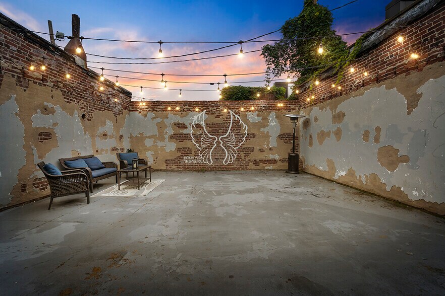 More Photos Of 102 N Cambridge St, Ninety Six Office For Sale