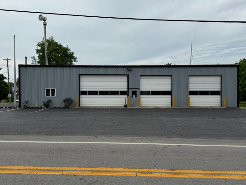 Primary Photo Of 4741 Bagdad Rd, Bagdad Flex For Sale