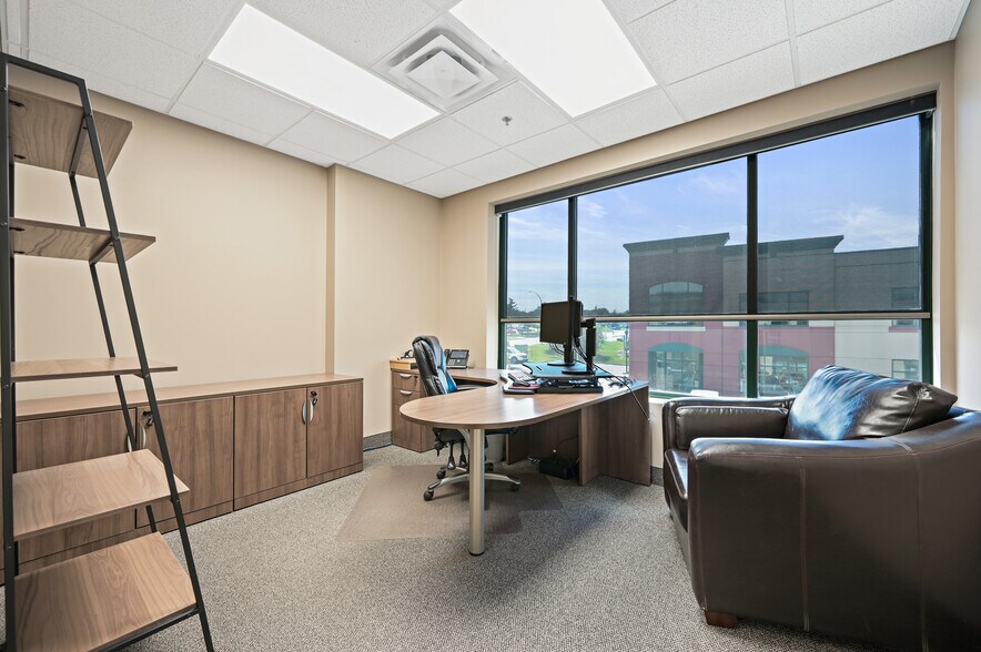 More Photos Of 150 Chippewa Rd, Sherwood Park Flex For Sale