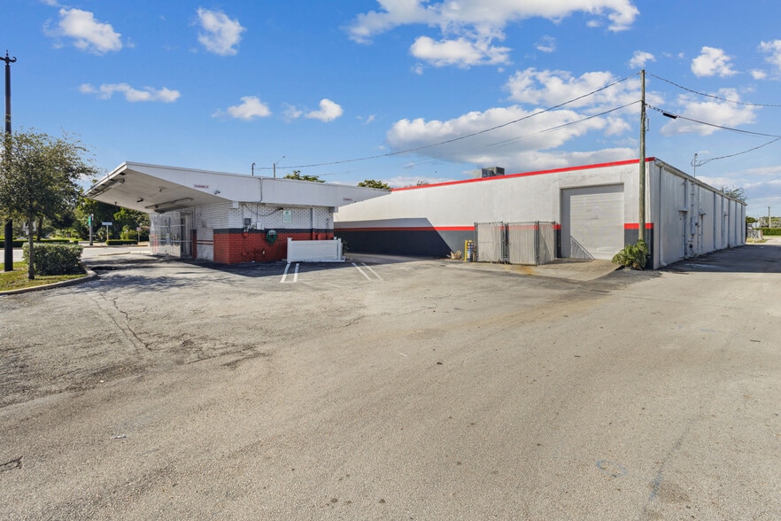 More Photos Of 1601 E Sample Rd, Pompano Beach Freestanding For Sale