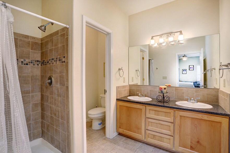 More Photos Of 314-336 Adams St SE, Albuquerque Office For Sale