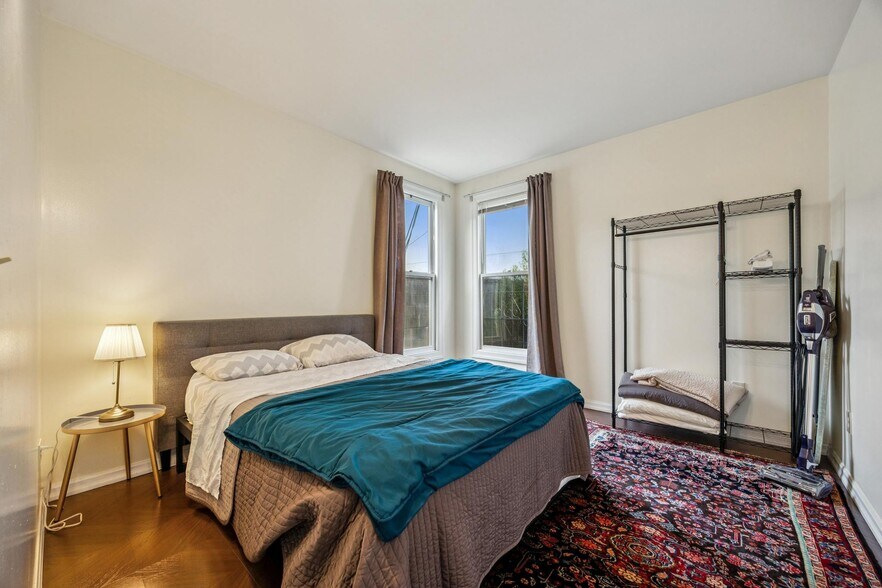 More Photos Of 356-360 24th St, Oakland Flex For Sale