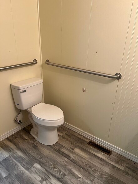 More Photos Of 198 George St, Beckley Research And Development For Sale