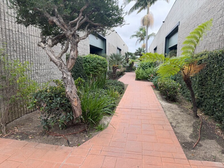 More Photos Of 4848 Colt St, Ventura Manufacturing For Sale