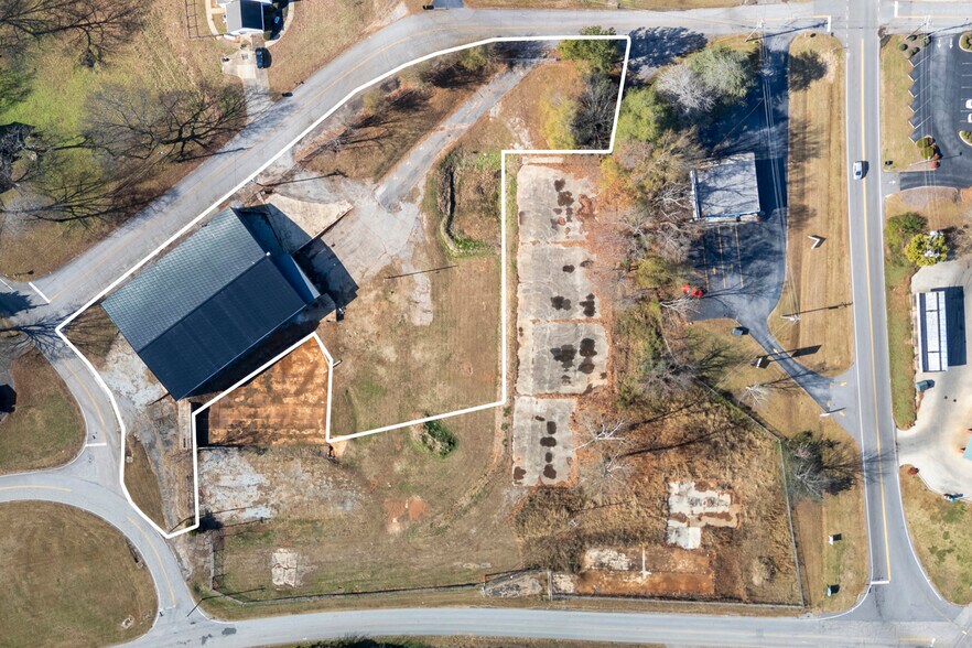 More Photos Of 207 N Kenneth St, Walhalla Warehouse For Lease