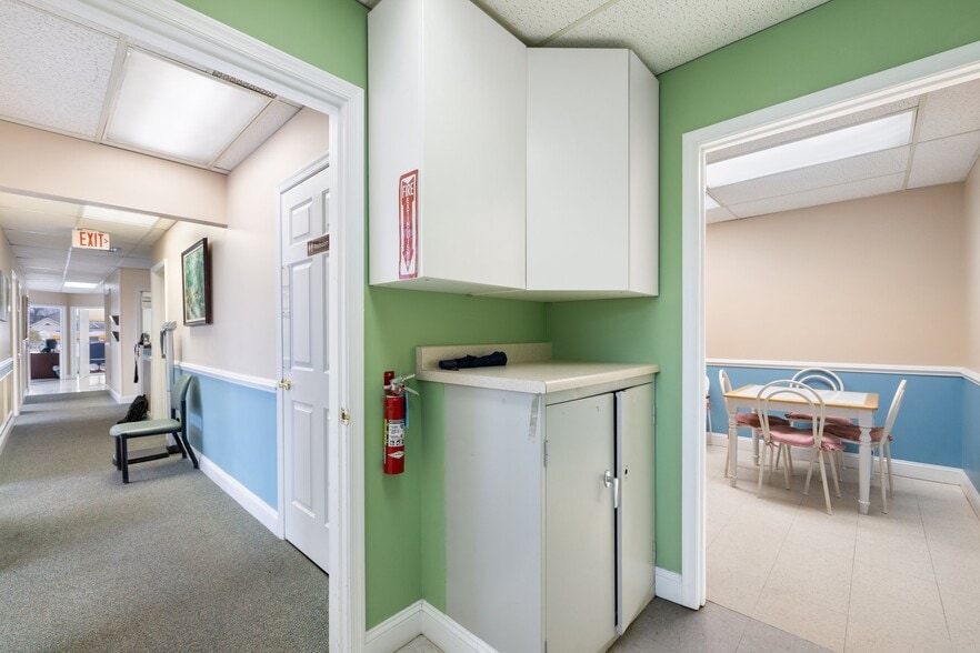 More Photos Of 2616 Sherwood Hall Ln, Alexandria Medical For Sale