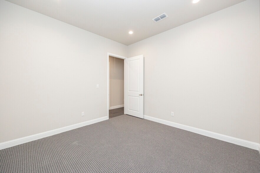 More Photos Of 6000 Alma Rd, McKinney Office For Lease