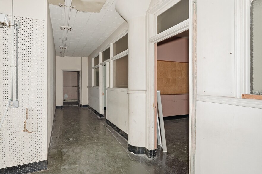More Photos Of 4500 S Tripp Ave, Chicago Warehouse For Sale