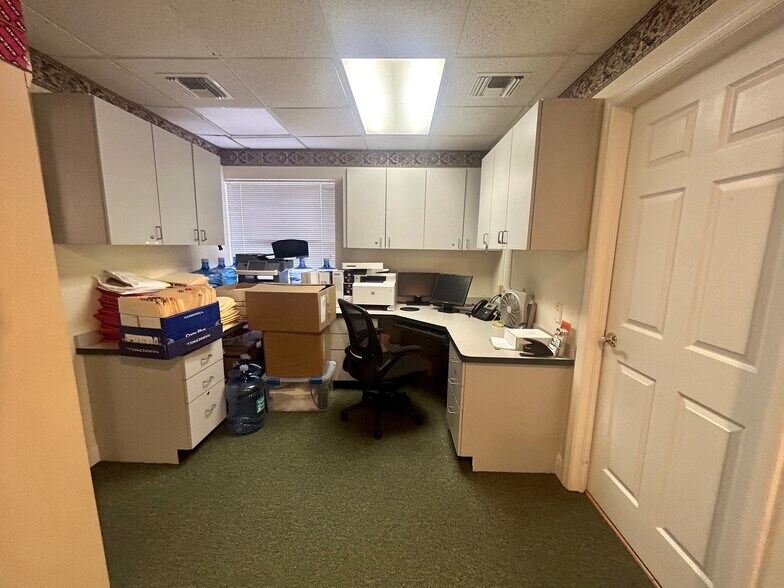 More Photos Of 5939 Virginia, New Port Richey Medical For Sale