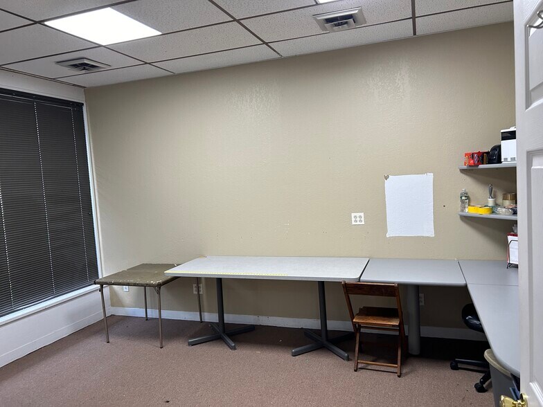 More Photos Of 277 N Winton Rd, Rochester General Retail For Sale