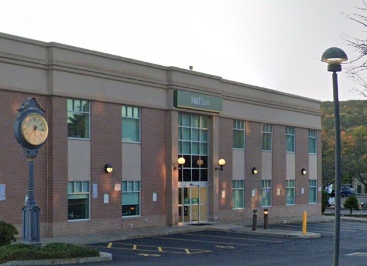 More Photos Of 4 Riverside Ave, Bristol Bank For Lease