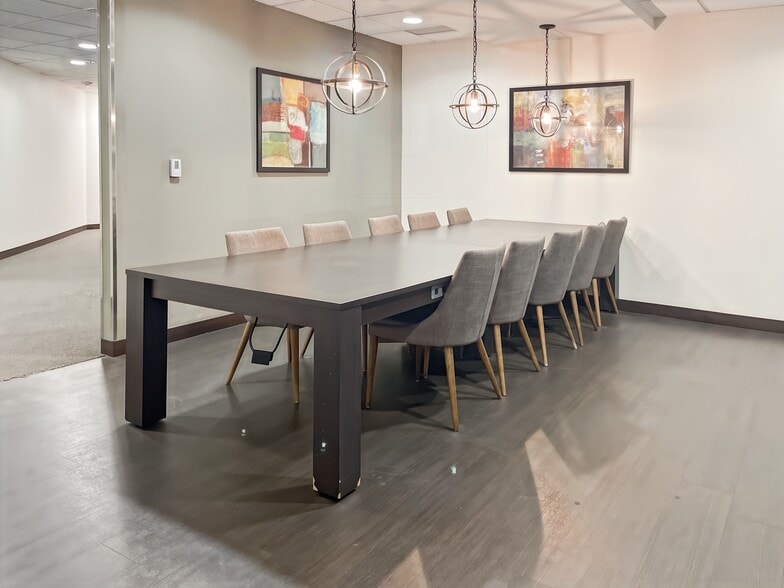 More Photos Of 7136 S Yale Ave, Tulsa Coworking Space