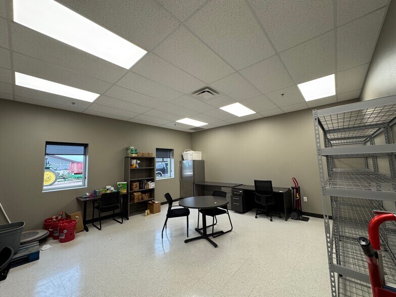 More Photos Of 5936 Imperial Loop, College Station Industrial For Lease