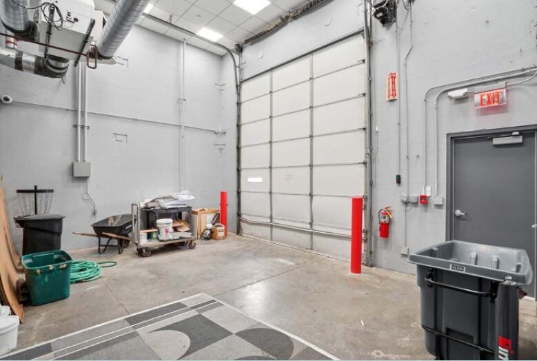 More Photos Of 13833 W Boulton Blvd, Mettawa Flex For Sale