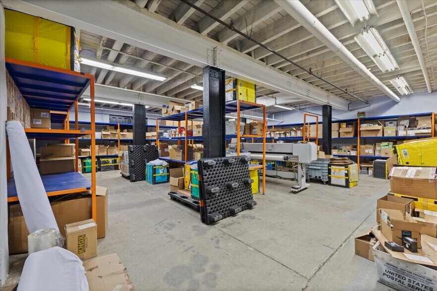 More Photos Of 181 S Whitfield St, Nazareth Office Residential For Sale