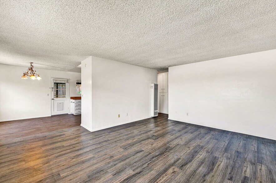More Photos Of 330 9th St, Del Mar Apartments For Sale