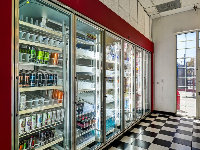 More Photos Of 2480 N Tracy Blvd, Tracy Carwash For Sale