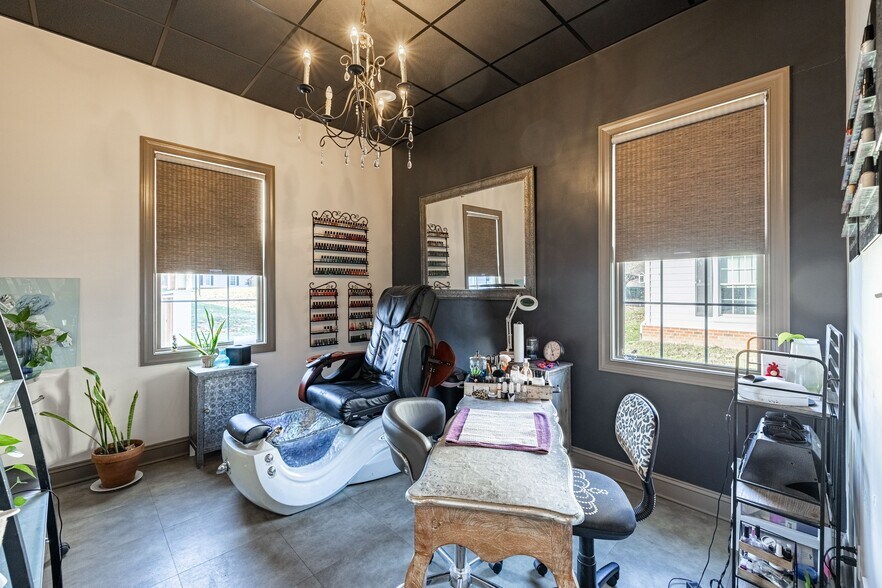 More Photos Of 324 Browns Hill Ct, Midlothian Coworking Space