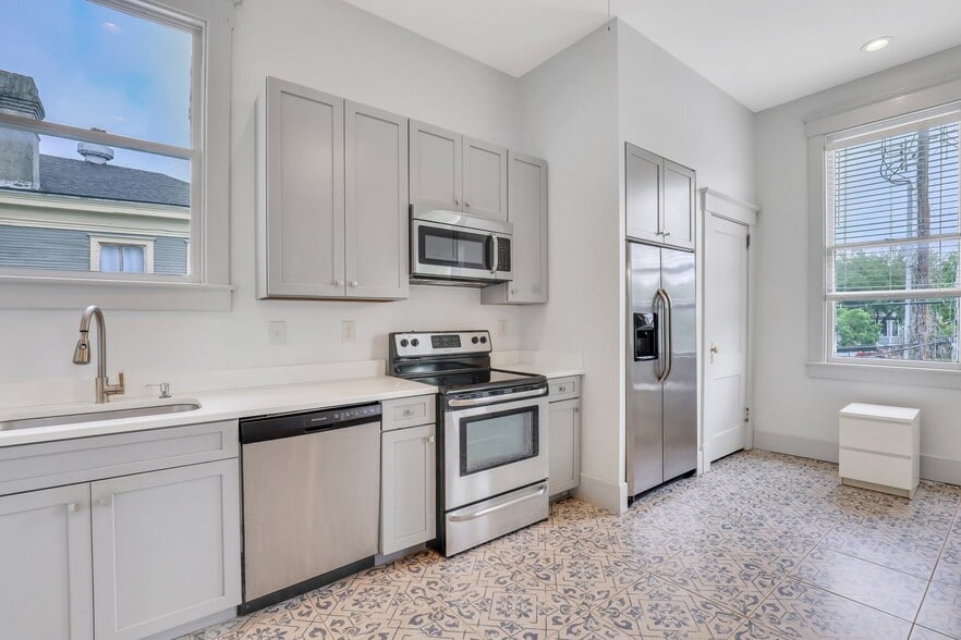 More Photos Of 420 E Bolton St, Savannah Apartments For Sale